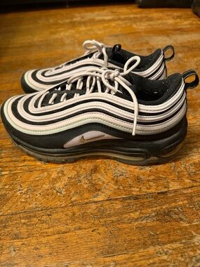Nike Black and Light Pink Wave-Pattern Sneakers
